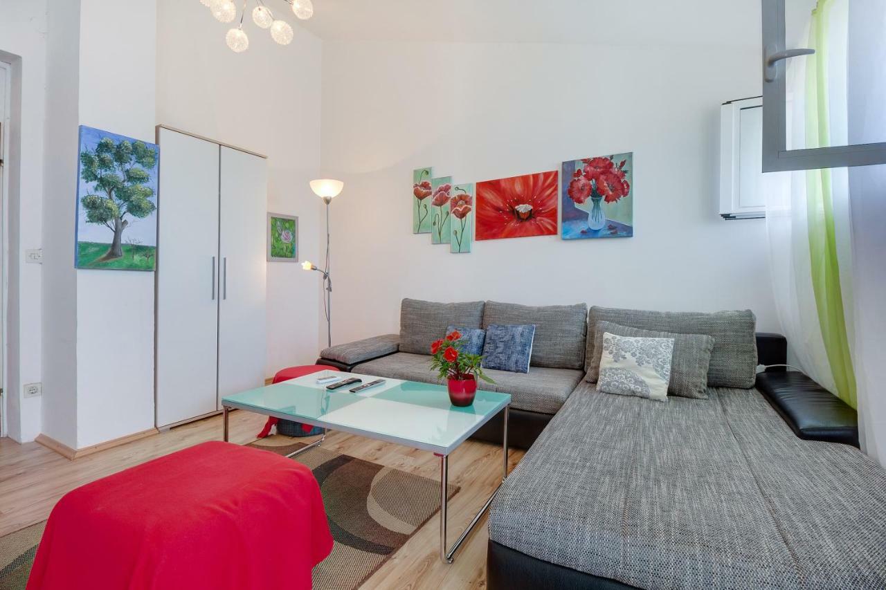 The Look Apartment Mali Losinj Bagian luar foto